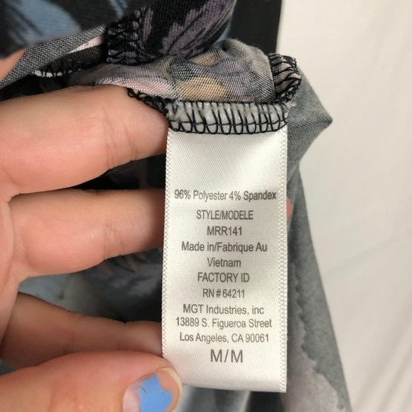 Midnight Bakery Floral Boho Button Front Crop Top - Picture 3 of 7